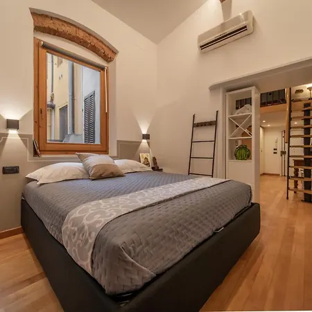 Pitti Design Apartment *