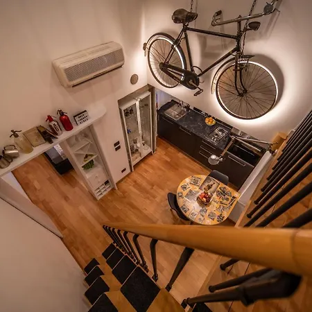 Pitti Design Apartment Florence