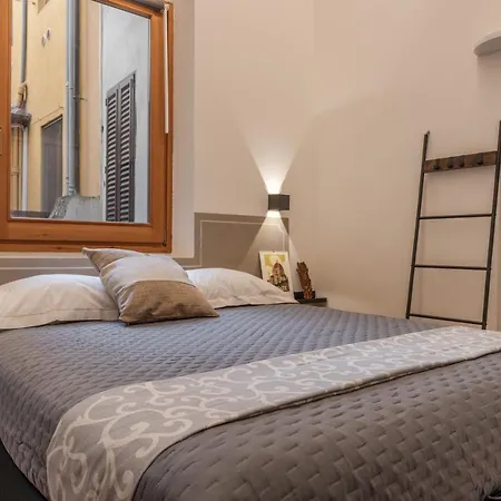 Pitti Design Apartment Florence